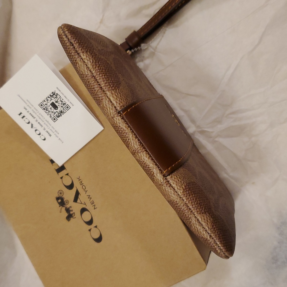 Coach Wristlet Brown & Tan Signature W/ Box NWNT - Picture 5 of 8